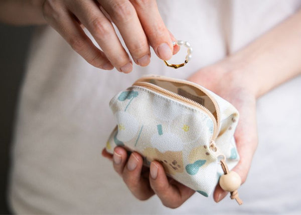 SOFT LIVING: Small Square Pouch