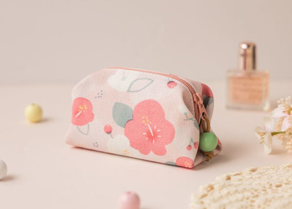 SOFT LIVING: Small Square Pouch