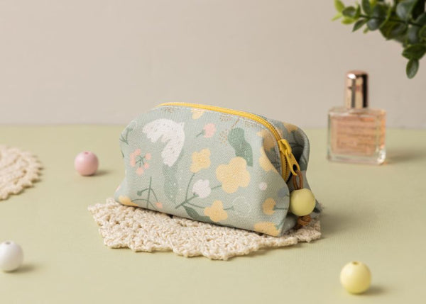 SOFT LIVING: Small Square Pouch