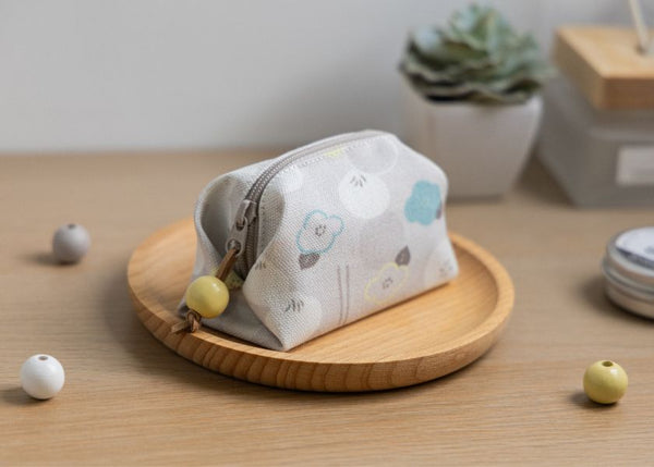 SOFT LIVING: Small Square Pouch