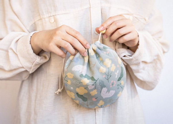 SOFT LIVING: Big Round Drawstring Pocket