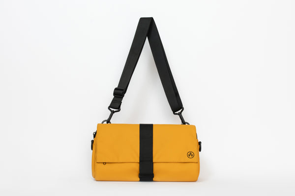 KIWEE: Fasten & Go Triangle Sling Bag