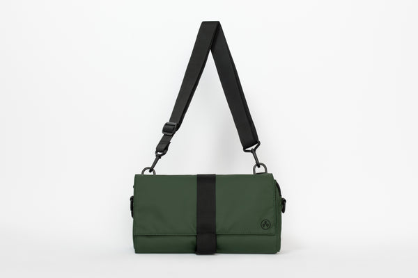 KIWEE: Fasten & Go Triangle Sling Bag