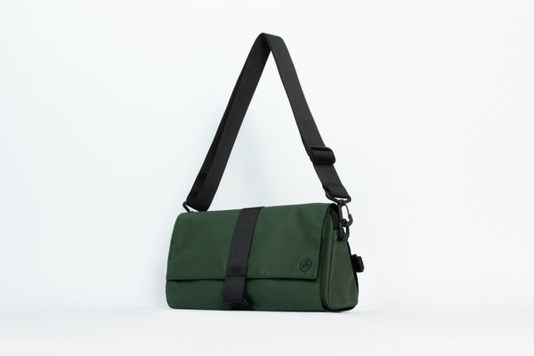 KIWEE: Fasten & Go Triangle Sling Bag