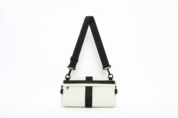 KIWEE: Fasten & Go Triangle Sling Bag